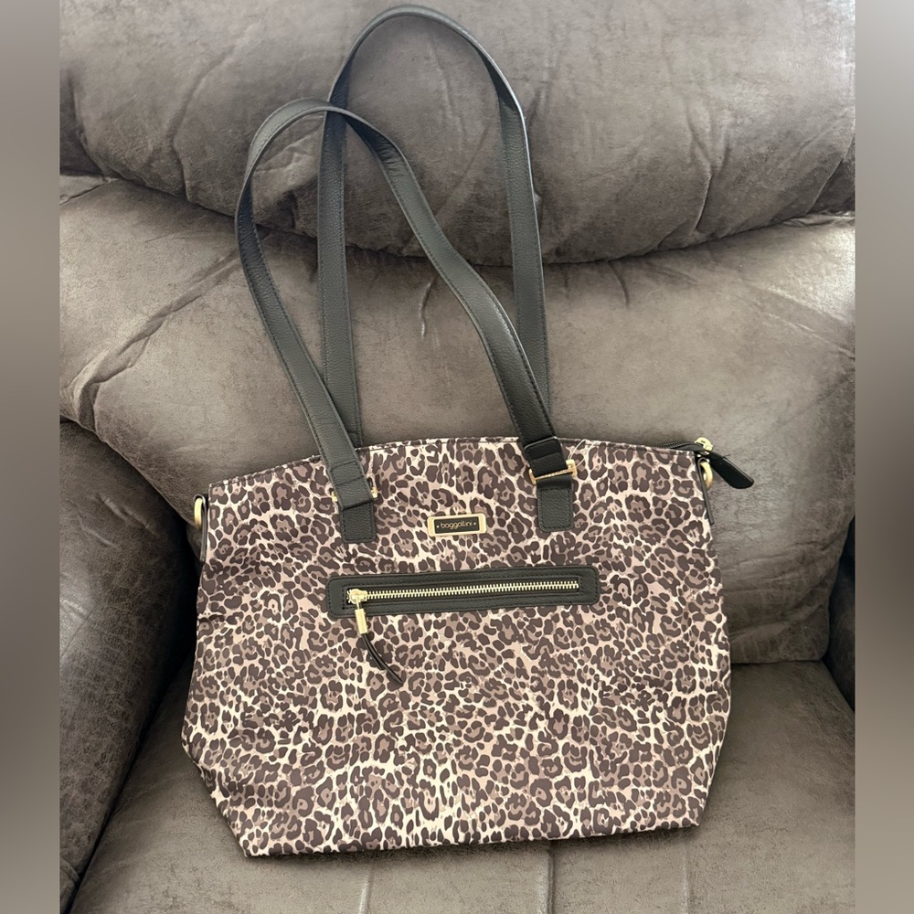 BG by baggallini austin tote bag.